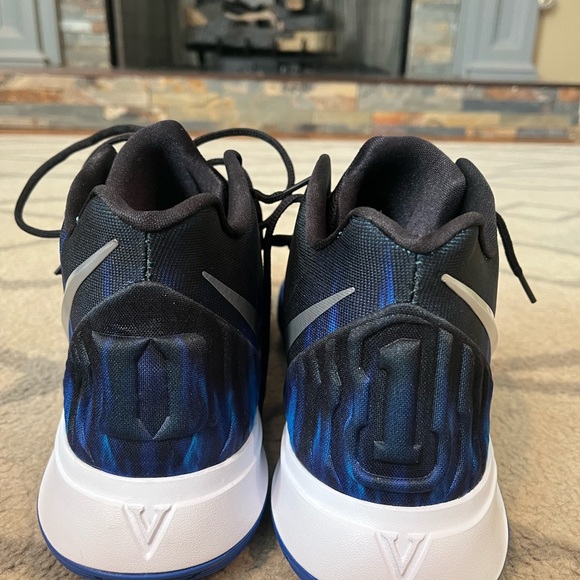 Special Edition Duke Kyrie 5 Basketball Shoes - Picture 5 of 8